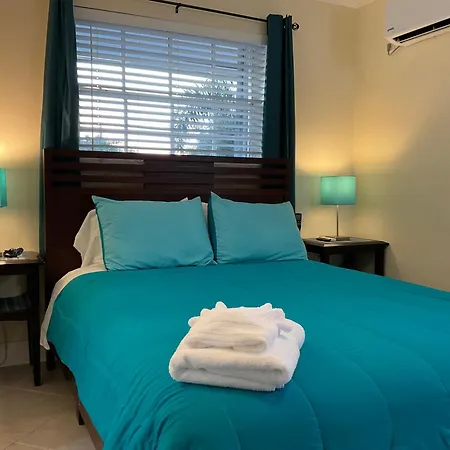Cozy Guest Room